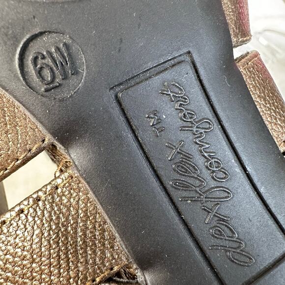 Dexflex Comfort Heels Womens Bronze US Sz 6W Strappy Sandals Faux Leather Party - Picture 7 of 7